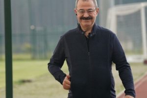 Adil Sani Konukoğlu: Fark yaratacak bazı oyuncularla görüşüyoruz