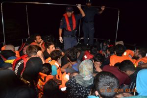 Ayvalık'ta 46 Afgan göçmen yakalandı