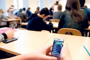 MEB cep telefonu düzenlemesine gidiyor