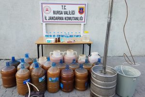 Bursa'da 460 litre kaçak içki ele geçirildi