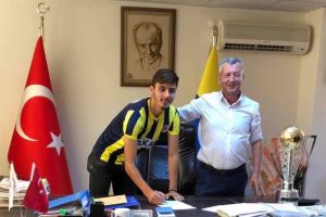 Menemenspor Can'la resmen imzaladı