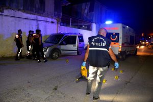Hafif ticari aracında silahlı saldırıya uğrayan güvenlik görevlisi öldü