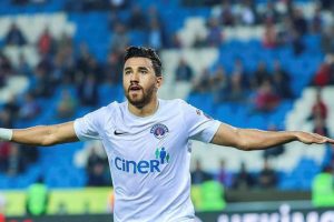 Trezeguet, Aston Villa'ya imzayı attı