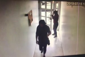 Kadın hırsızlar 100 bin liralık vurgun yaptı