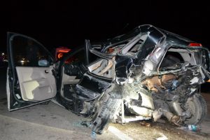 Otomobil otomobile arkadan çarptı: 8 kişi yaralı
