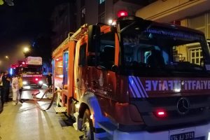 İş yerinden yükselen dumanlar mahallede paniğe neden oldu