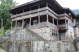 500 yıllık çivisiz cami zamana meydan okuyor