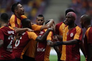 Galatasaray'da hedef kupaları 3'lemek