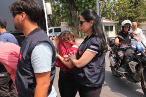 İş adamına kadın ayarlayıp, şantajla 40 bin dolar almaya çalıştılar