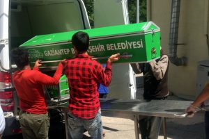 Kamyonet kasasından düşen Ali bebek öldü