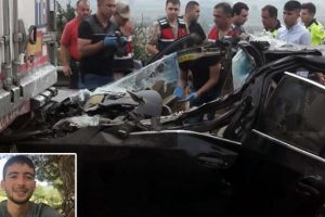 Otomobil TIR'a arkadan çarptı! 2 ölü