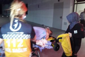Komşular arasındaki kavgada silah ateşlendi: 1'i çocuk 3 yaralı