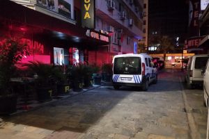 Otel odasında ölü bulundu