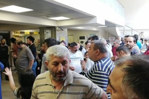 Bursa İnegöl'de vatandaşlar, PTT şubelerindeki yoğunluktan şikayetçi