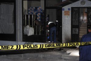 Pastane ve binaya molotoflu saldırı