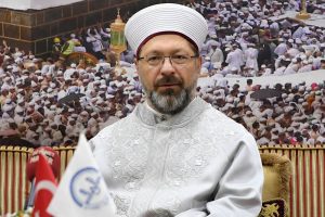 Diyanet İşleri Başkanı Erbaş: ''Gençleri kurtarmamız gerekiyor''