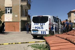 Tartıştığı 50 yıllık eşini öldürüp, intihar etti