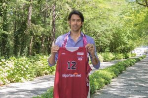 Kerem Gönlüm 1 yıllık sözleşmeye imza attı