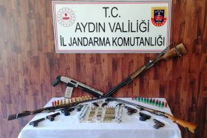 Jandarmadan kaçak silah tacirlerine operasyon: 5 gözaltı