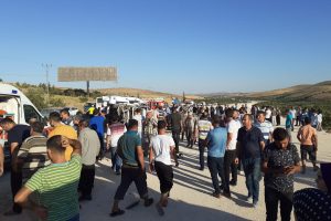 Otomobil ile minibüs çarpıştı: 3 ölü, 12 yaralı