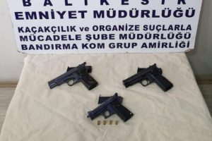 Emniyetten silah kaçakçılığı operasyonu: 3 gözaltı