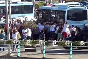 İndiği dolmuşun altında kalan yaşlı kadın öldü