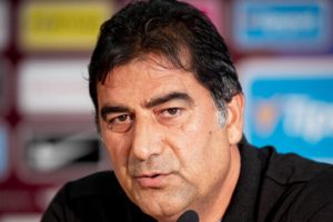 Ünal Karaman: ''Sparta Prag daha avantajlı''