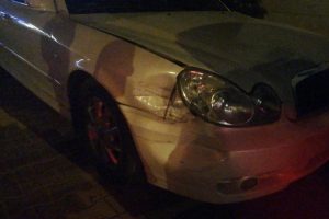 Bursa'da iki araca çarpıp kaçtı, vatandaşlar plakasını alıp cama yapıştırdı
