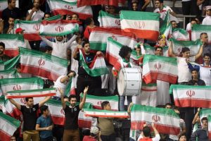 İran FIFA'nın kadınlara stadyum yasağını kaldırma çağrılarını reddetti