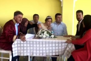 Depreme nikahta yakalandılar