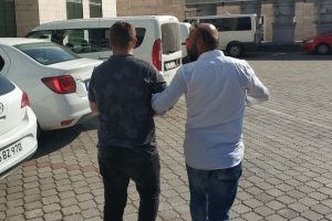 Darp ederek para gaspına tutuklama