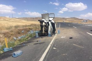 Kontrolden çıkan minibüs takla attı: 1 yaralı