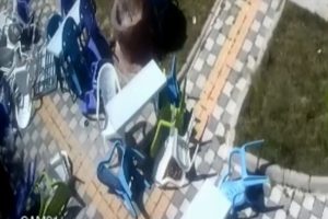 Şiddetli rüzgar ve hortum hasara yol açtı