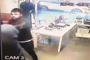 ''Sana ceza kestik 500 bin dolar ödeyeceksin''