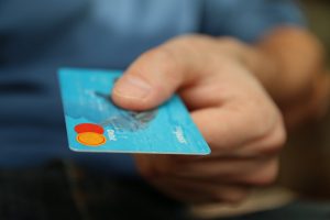 Tatilde kredi kartı güvenliğini sağlamanın 7 yolu