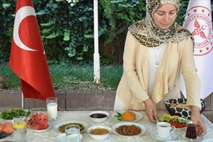 Sağlık Bakanlığı'ndan 'sağlıklı bayram sofrası' önerileri
