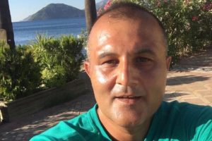 Tatile giden aile kaza yaptı! Sürücü öldü, eşi ve oğlu yaralı
