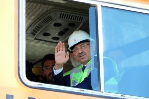 Cumhurbaşkanı Yardımcısı Oktay: ''Yatırımlar Türkiye'nin her tarafında hızla devam ediyor''