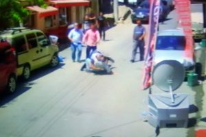 Vatandaş zabıta kavgasında kan aktı