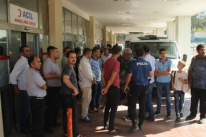 Babasının cesedini morgdan çıkartıp acile getirdi