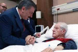 Yazar Nuri Pakdil taburcu edildi