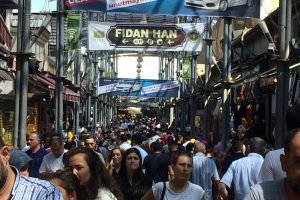 Bursalılar bayram alışverişinde tarihi çarşıyı tercih etti (ÖZEL HABER)