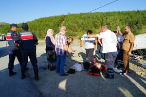 Kızının gelinliğini bırakıp ambulansa binmek istemedi