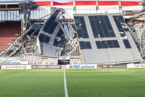 AZ Alkmaar'ın stadının çatısı çöktü
