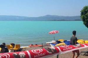 Bursa İznik Gölü turkuaza büründü, ziyaretçiler hayran kaldı