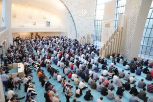 Almanya'da camiler doldu