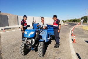 Jandarma ekiplerinden drone destekli trafik uygulaması