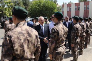 Mardin Valisi Yaman güvenlik güçleri ile bayramlaştı