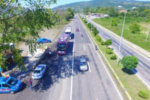Jandarma ceza makbuzu yerine şeker ikram etti