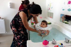 Bebeklere SPA masajı